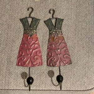 Two cute little hooks